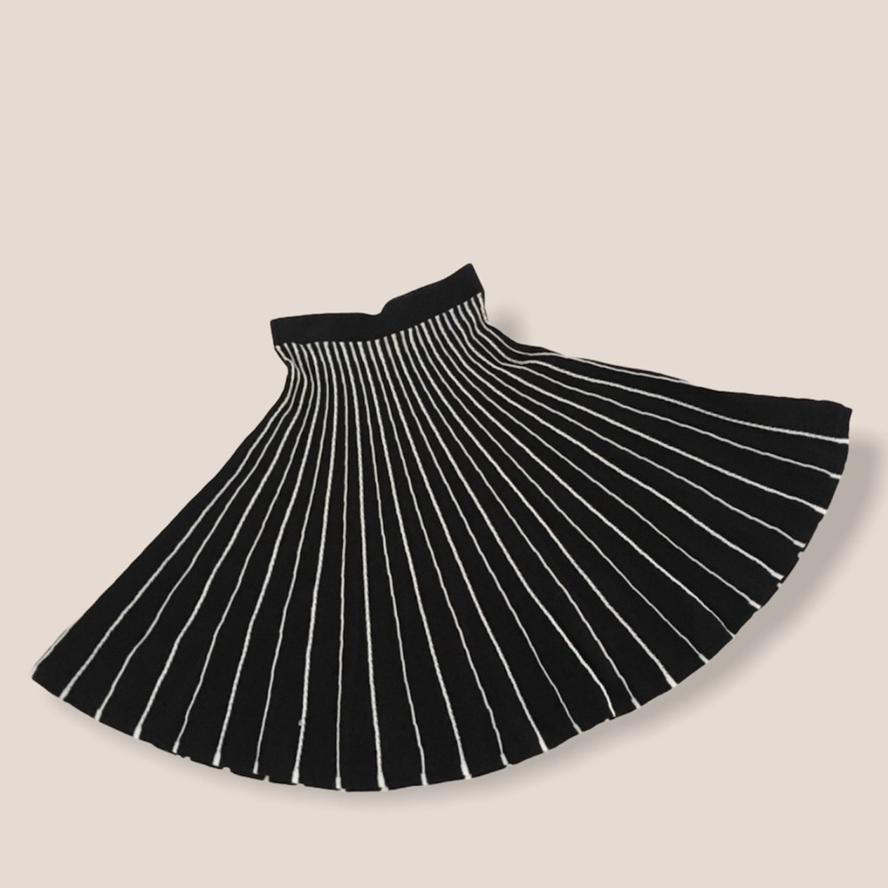 NECESSARY OBJECTS Fun and Flirty Skirt - Size S